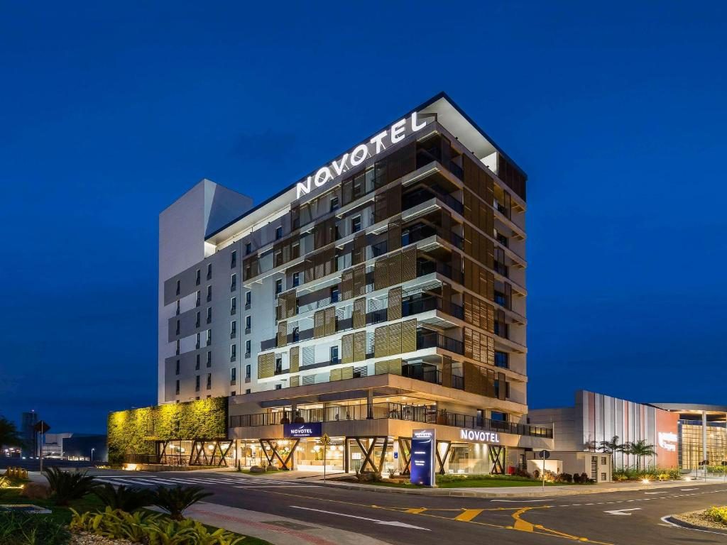 Fachada do Novotel Criciúma